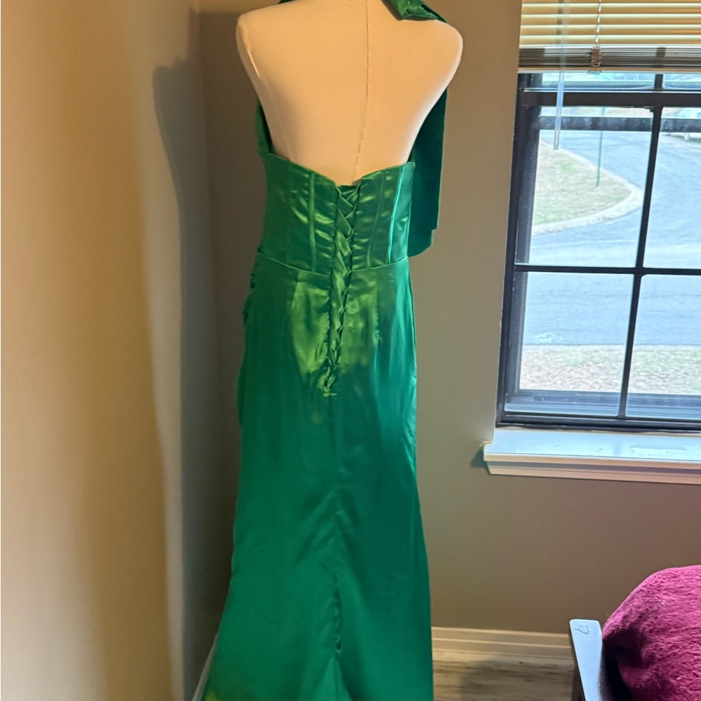 Emerald Green Satin Corset Prom Dress – Ruched & Slit - Picture 3 of 8